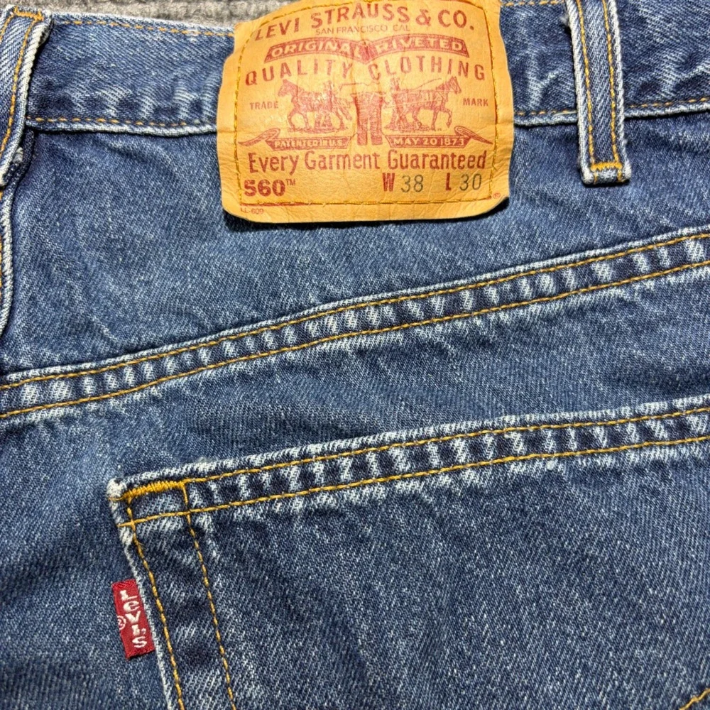 Levis 560 Loose Fit Tapered Leg Jeans Mens 38x30 Blue Denim Made USA 00560-4886